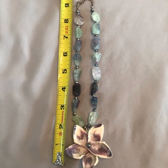 Shell necklace - Picture 2 of 5